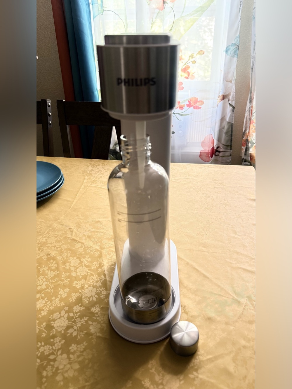 Philips White and Silver Home Soda Maker with Clear Bottle